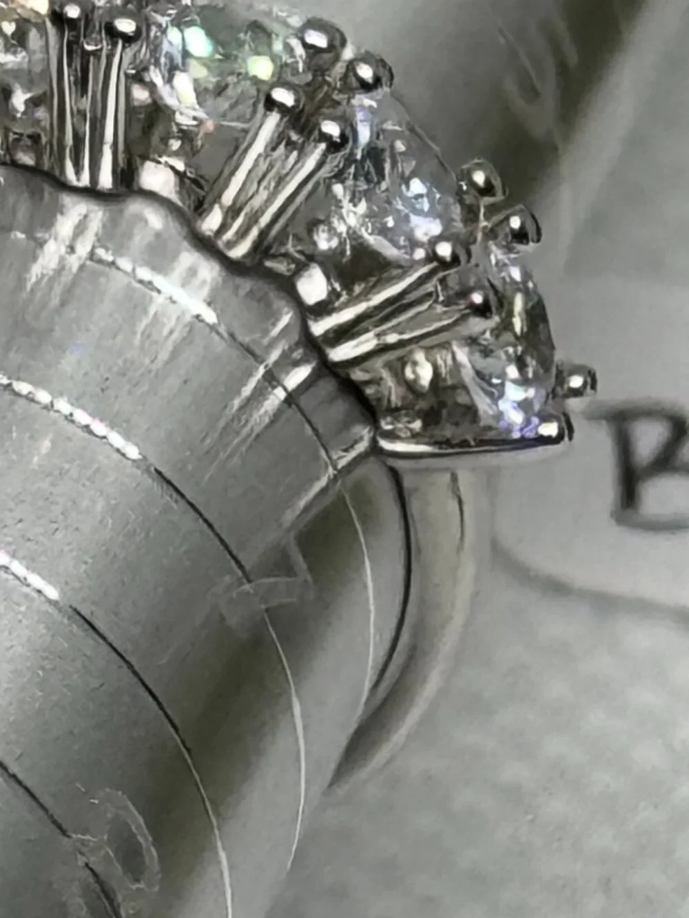 New Four Stone Ring Clear Sparkling Stones Unknown Metal Band – See Photos for S
